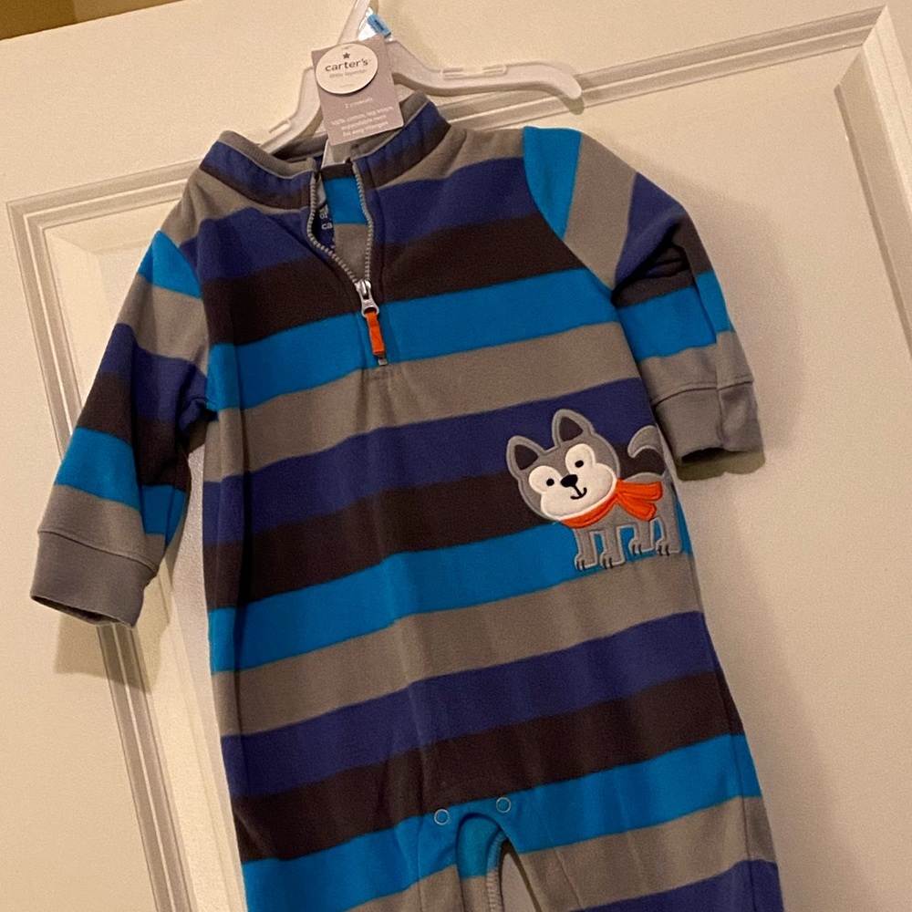 Carters 6-9Month - Picture 2 of 3